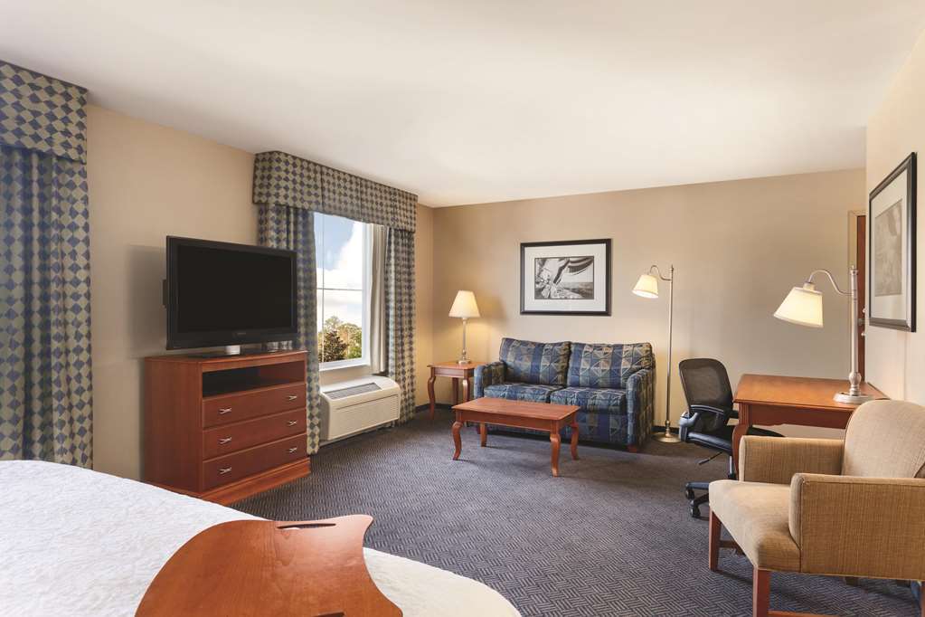 Hampton Inn & Suites Mystic Room photo