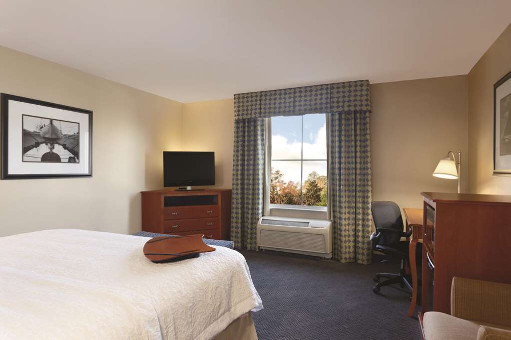 Hampton Inn & Suites Mystic Room photo